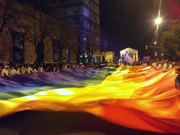 orgullo gay-tupac-marcha