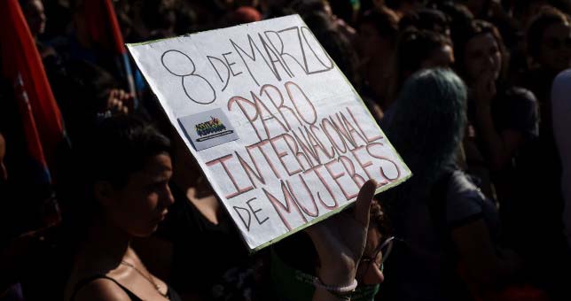 mujeres paro 8M cartel marcha CGT