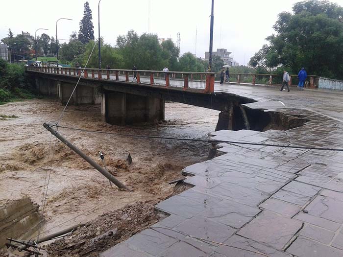 rio chico tormenta mar31 puente arganiaraz