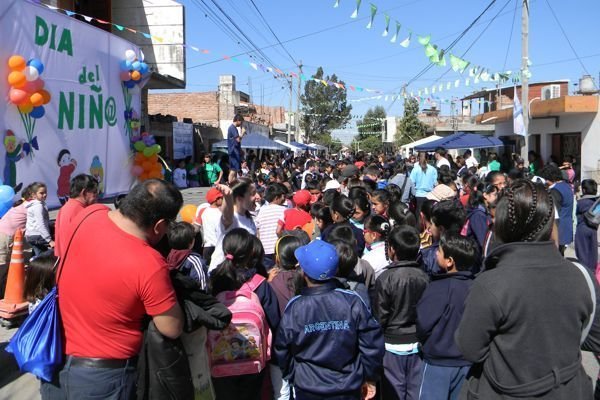 red mujer y jujeña-dia del niño