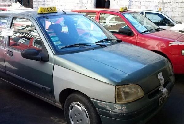 taxi ilegal secuestrado