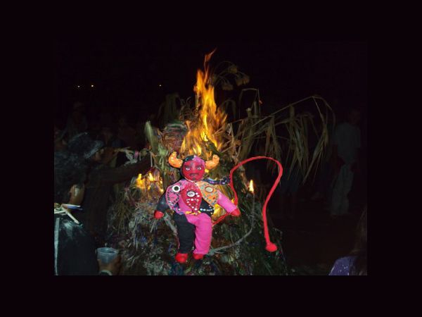 carnaval mojón entierro diablo