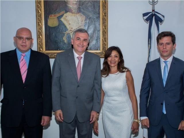 asumieron funcionarios