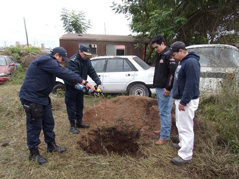 policia destruye bebidas