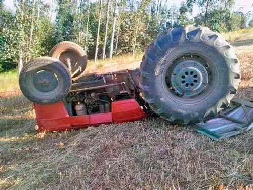 tractor caido rodeito