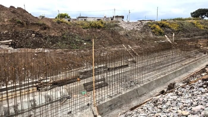 Obras de conectividad y servicios avanzan en la zona oeste de Alto Comedero